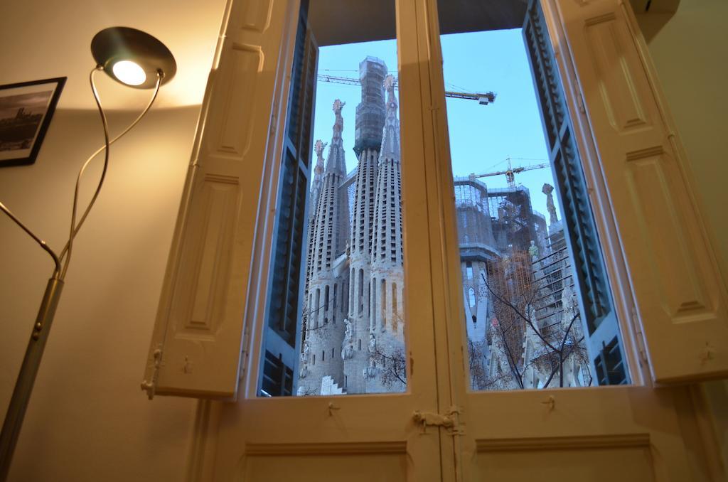 Gaudi Apartment Barcelona Buitenkant foto